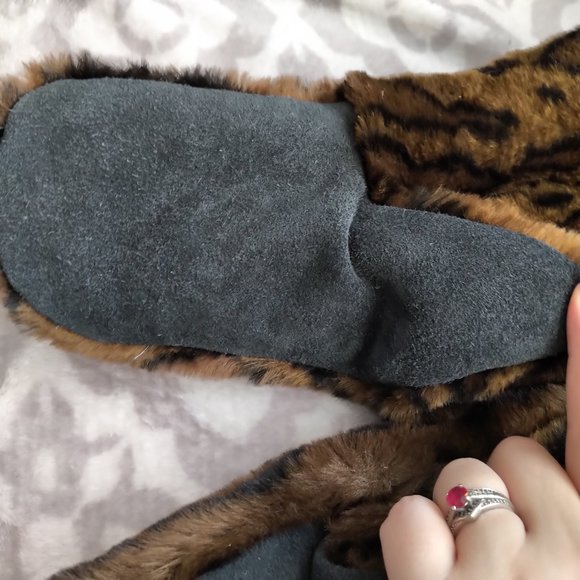 NTW faux fur fleece lined winter mitten gloves gauntlet style animal tiger print - Picture 4 of 5